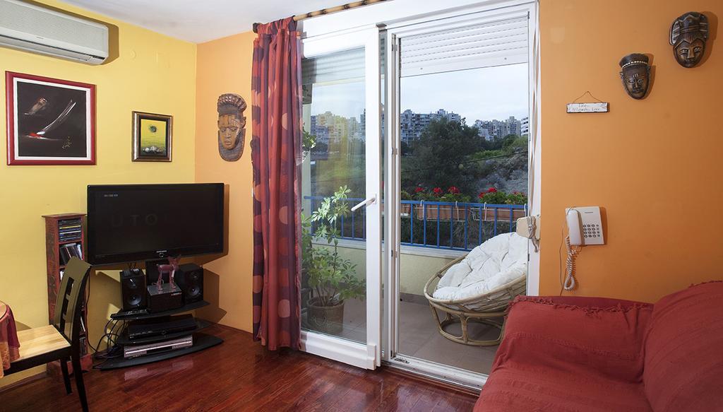 Apartment Sunny Yellow - With Balcony And Parking Place, Сплит Номер фото